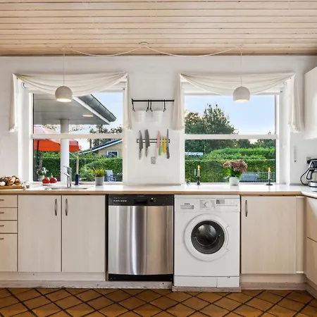 Kalli - 100m From The Sea By Interhome